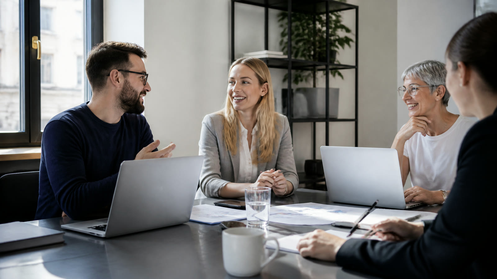 Fotorealistisches Beitragsbild zu "Einen neuen Job finden leicht gemacht" mit Österreich-Bezug
