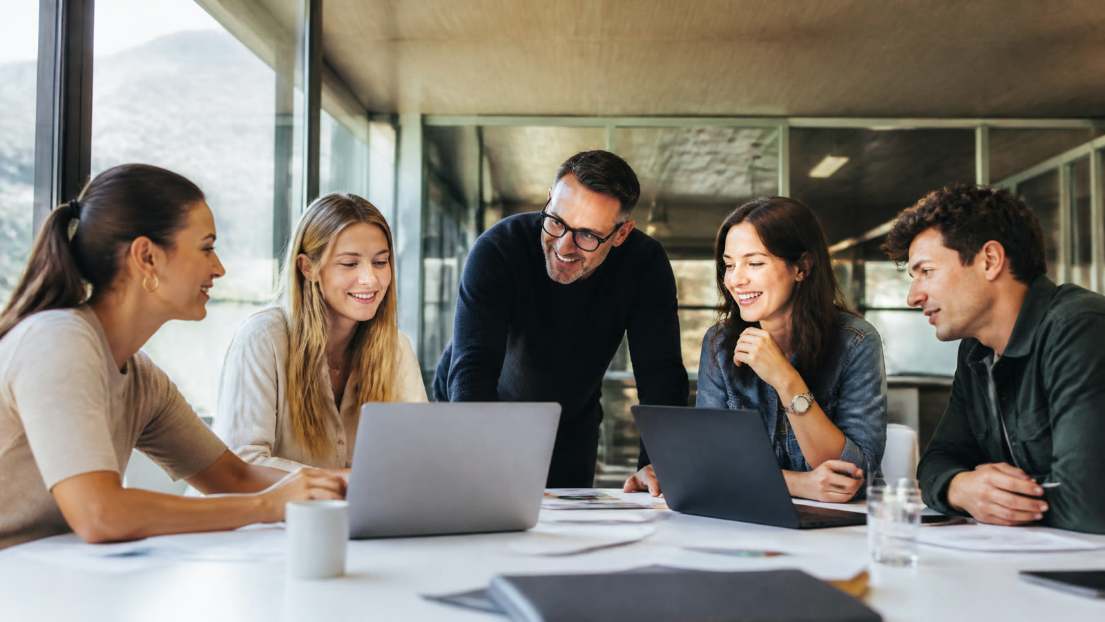 Fotorealistisches Beitragsbild zu "Job-Tipps für Teenager" mit Österreich-Bezug